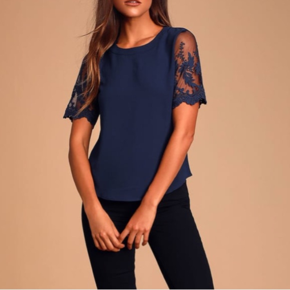 Lulu’s Lisa Marie Navy Blue Embroidered Top (M)
